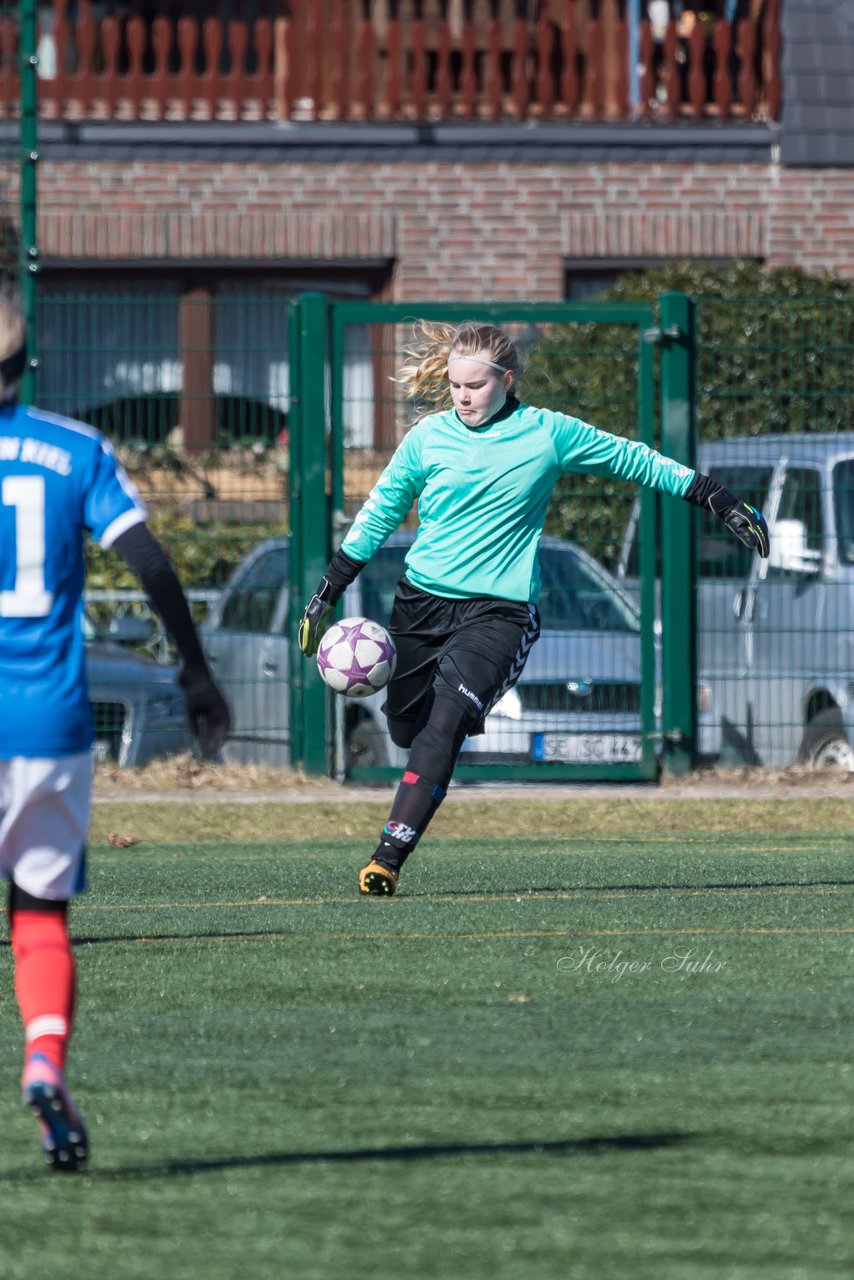 Bild 302 - B-Juniorinnen Halbfinale SVHU - Holstein Kiel : Ergebnis: 3:0